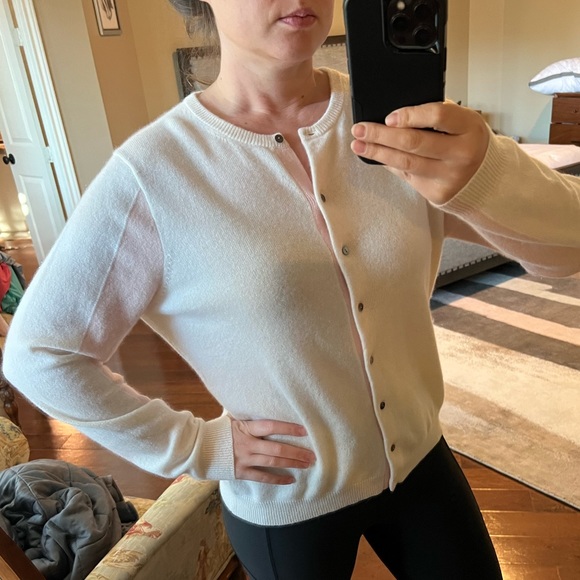 Cashmere button up sweater with cream color and pink on sleeves - Picture 4 of 6